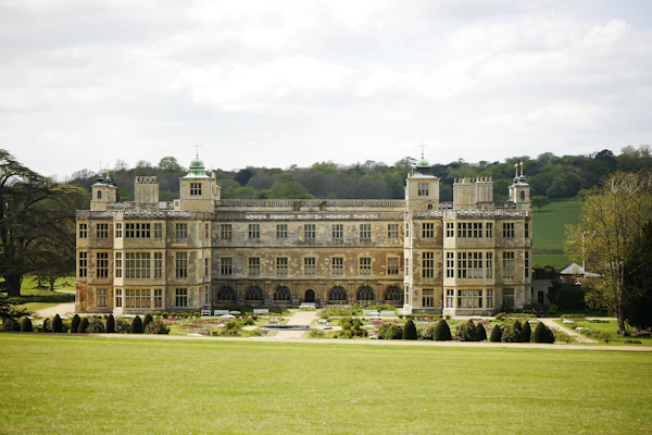 English country-house architecture and formal gardens
